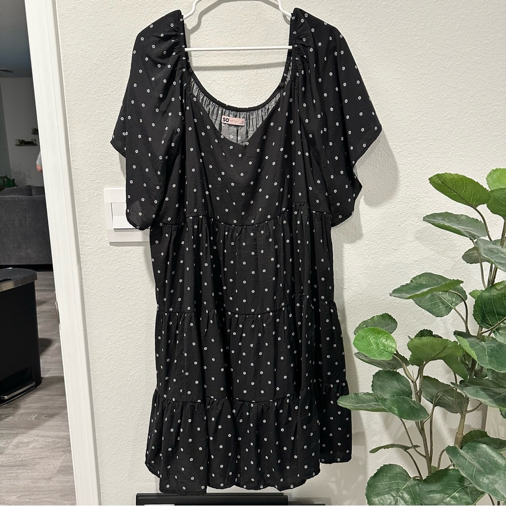 SO Flutter Sleeve Tiered Dress